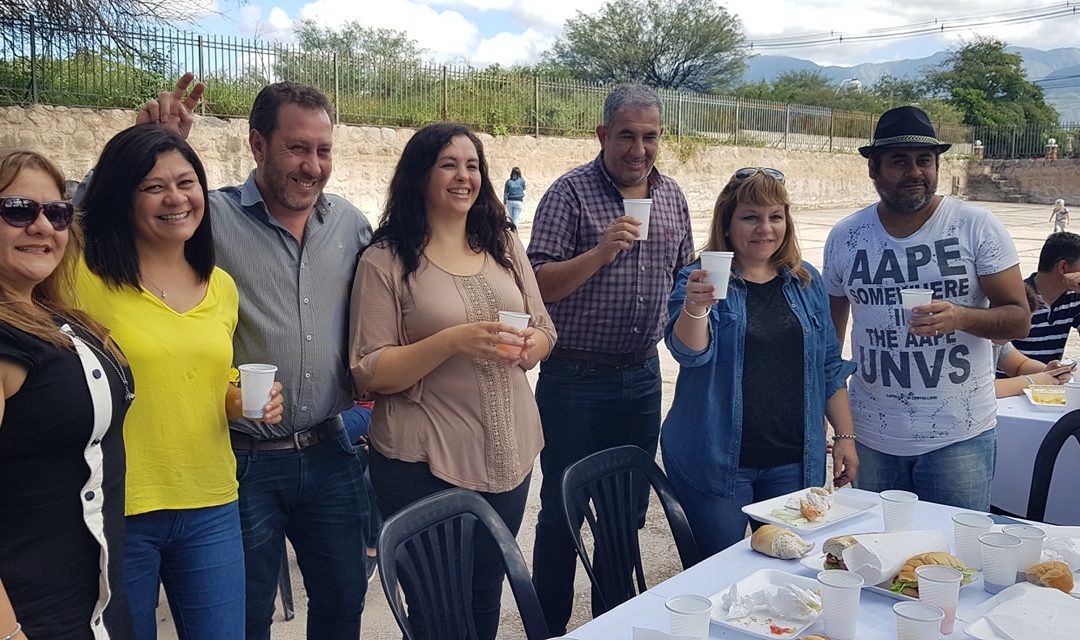 En el acto de inauguración del predio donado por la Universidad Nacional de La Rioja, a los Nodocentes Universitarios, a través de sus Representantes Gremiales.